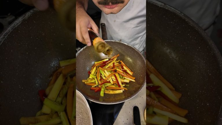 Dünyanın En Lezzetli ve Kolay Noodle Tarifi 🍜🔥 #shorts #noodle #tarif #kolaytarifler #fityemek