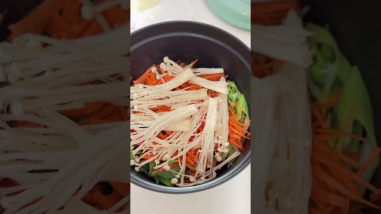 STAUBでネギとえのきの豚プルコギ