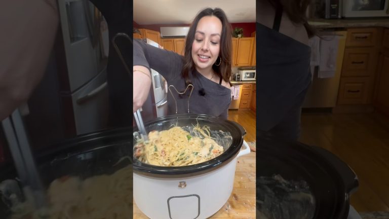 Crockpot Marry Me Chicken Pasta 😋 #recipe #chickenrecipes #cooking