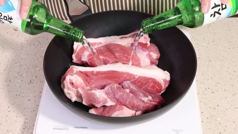 수육 이렇게 딱 `10분만` 끓여보세요! 가장 맛있게 삶는방법 알려드립니다