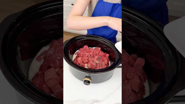 Easy 4 ingredient crockpot dinner  #easyrecipe #recipe #crockpot #dinner #slowcooker #steak #cooking