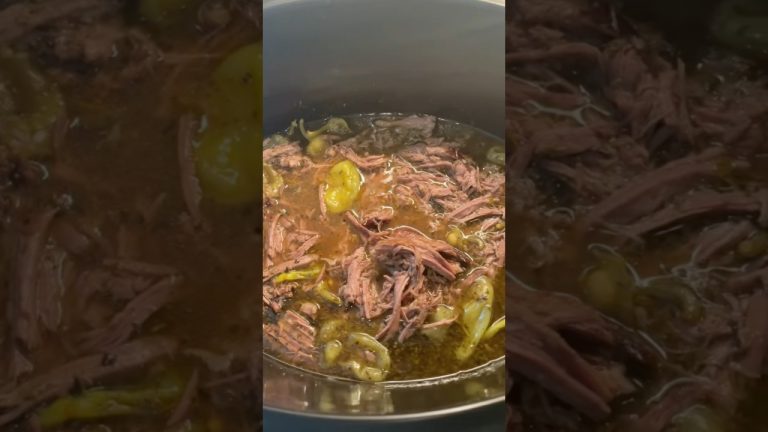 Crockpot Italian Beef Sandwich 💙 #recipes #crockpotrecipes #italianbeefsandwiches