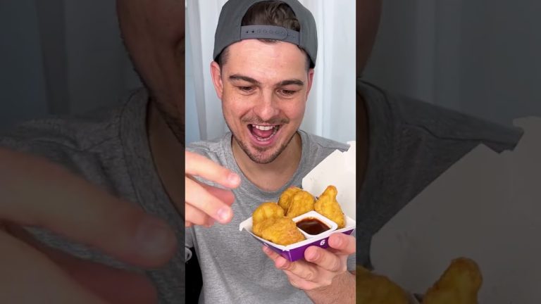 How do you like to eat CHICKEN NUGGETS?😁do you know this SHAKE HACK?❤️🍗|Nuggets hack|CHEFKOUDY