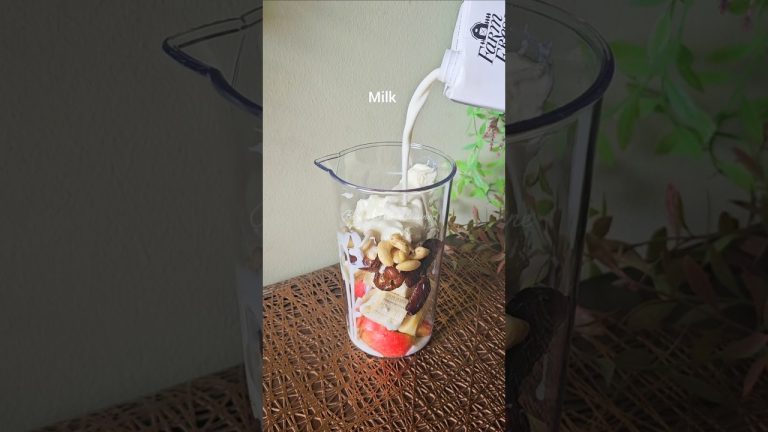 Healthy Smoothie Recipe #shorts #shortvideo #smoothie #delicious #drink