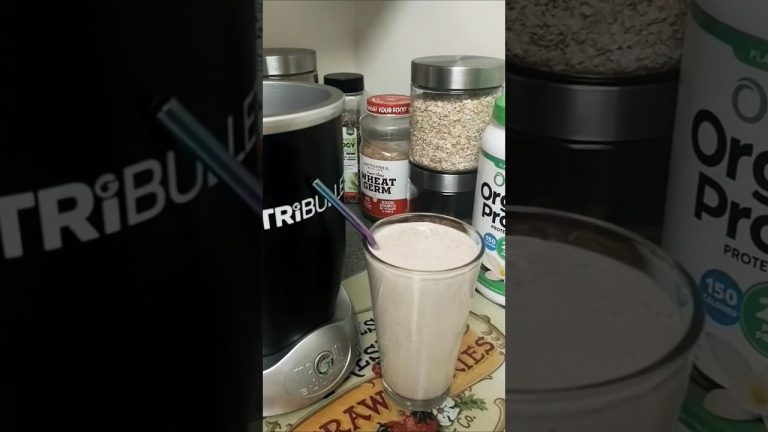 My Simple Lunchtime Smoothie 🥤 See my ingredients #smoothies #healthydrink #smoothierecipes