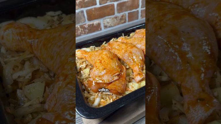 Kurczak pieczony na ziemniakach, marchewce i pietruszce #przepis #obiad #pyszne #jedzenie #recipe