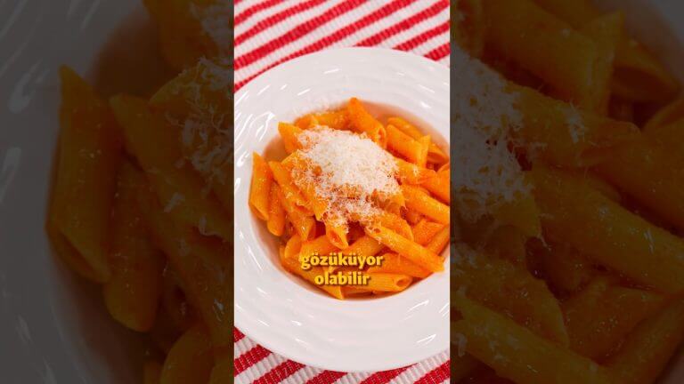 Müthiş Pratik: DOMATESLİ MAKARNA 🍅🍝 #yemekcom #makarnatarifi #domatesli