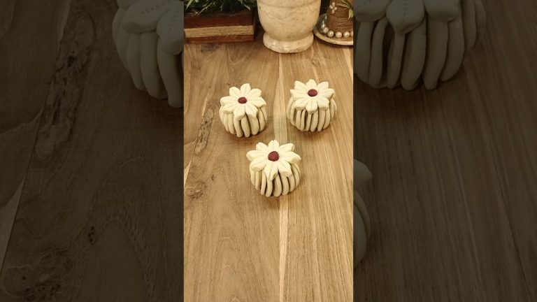 Easy way to design beautiful cake dough.(p198)