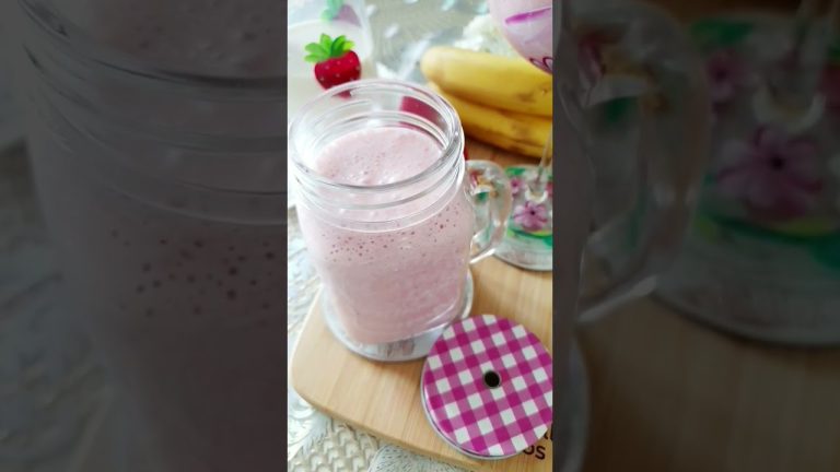 Strawberry Banana Milkshake#food#cooking#shorts#homemade#milkshake#foodlover