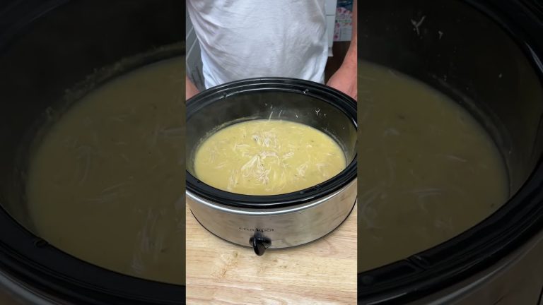 Crockpot Creamy Chicken & Noodles! 🤤
