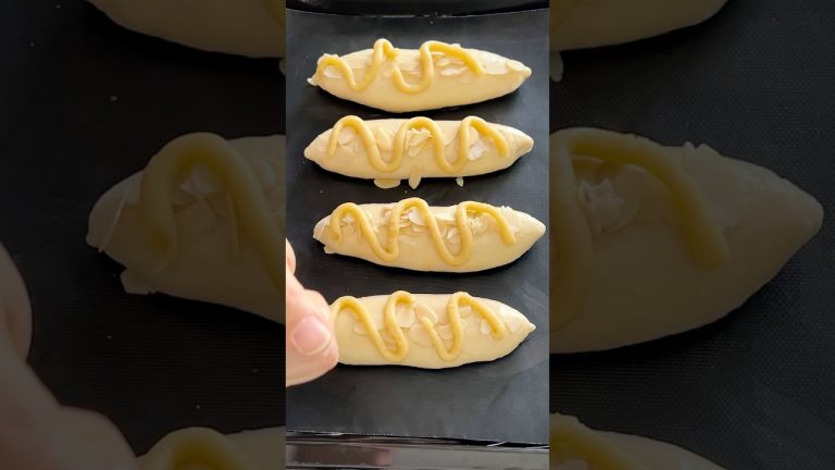 Making Coconut Rolls #bakery #pastry #coconut #bread #chinesestreetfood #shorts