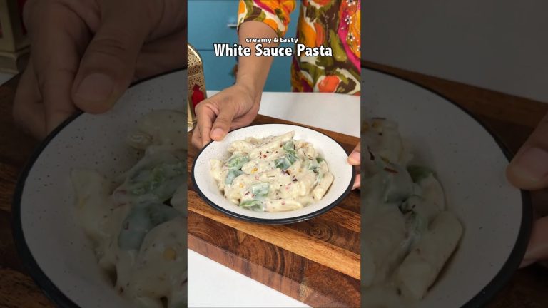 White Sauce Pasta Recipe 😍 #whitesaucepasta #pasta #recipe #shorts #trending