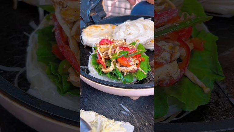 Chinese burger Stir-fried pork with chili peppers