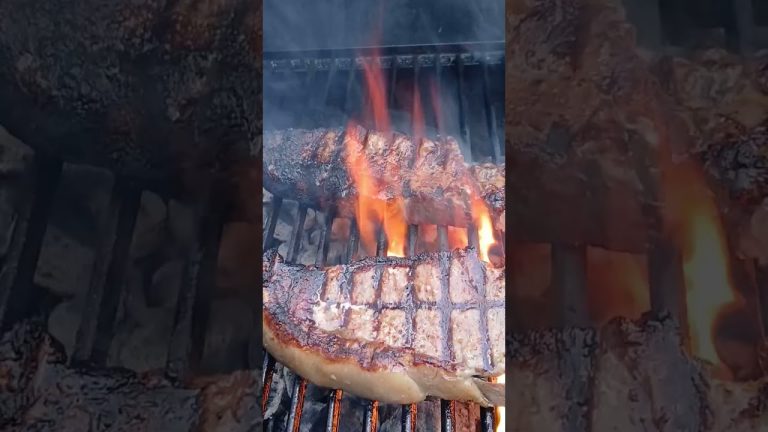 Let's Grill 2 Perfect NY strip steaks 🥩😀 medium rare 130 defrees #food #steak #cooking #grill