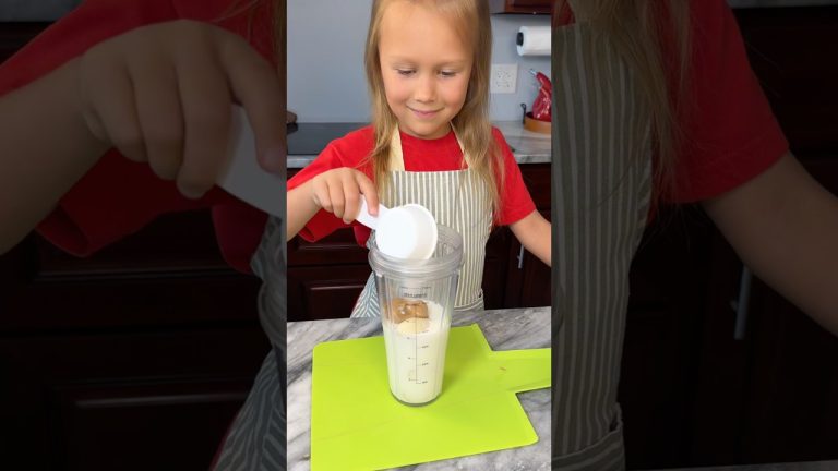 3-Ingredient Smoothie That Tastes Like Dessert 🍌🥜🥛#tinychefadventures #kidfriendly #summer