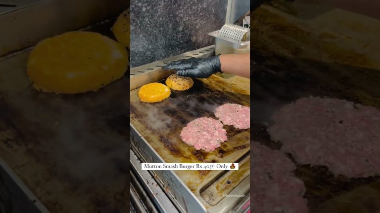 Rs 405/- Mutton Smash burger 🍔😳 #burger #shortsfeed #youtubeshorts #viral #explore #shorts