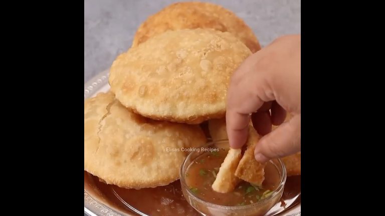 স্বাদ সারাজীবন মনে থাকবে এই আলু পুরি বানিয়ে খেলে। #alupuri