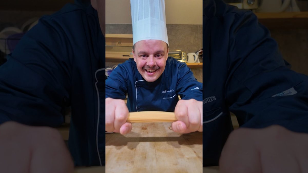 Pasta alla fake Cacio E Pepe sauce! #shorts @Lionfield