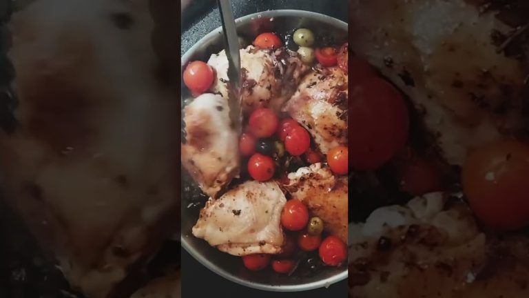 Mediterranean Chicken with Olives & Tomatoes  #mediterraneanfood #recipe #food #chickenrecipes #cook