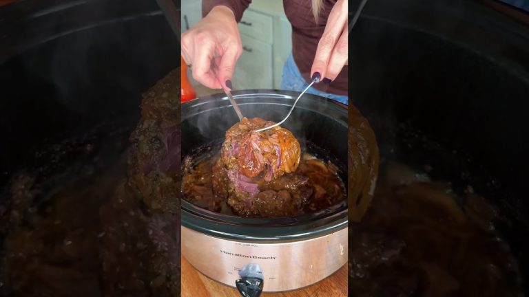 Yum Yum get ya sum or Make it 💥 #frenchonionroast #crockpotrecipes