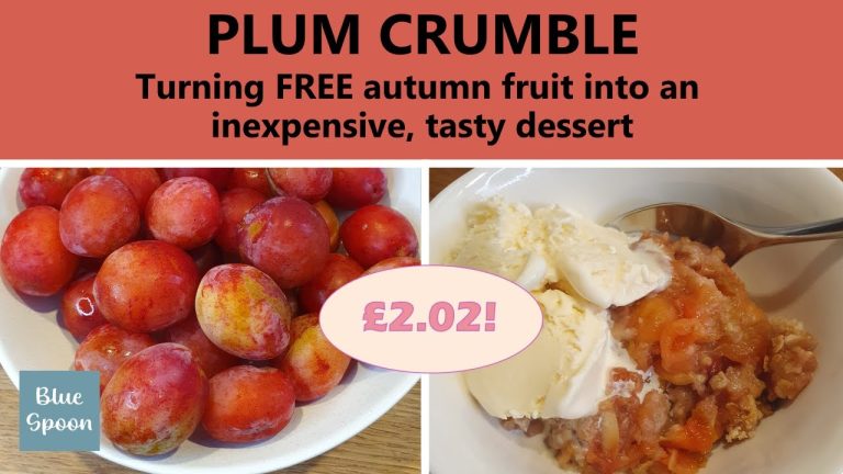 Plum crumble recipe | Delicious and low-cost autumn dessert | Vegetarian