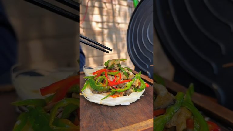 Chinese burger Grandpa's fish-flavored shredded pork