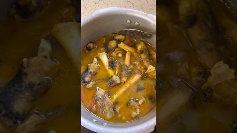 🤩Aatukaal Paaya recipe🤤| Tasty and creamy Goat legs paaya @sheerusdining