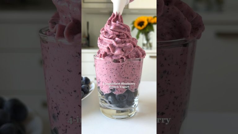 4-ingredient Blueberry Frozen Yogurt💜 #healthydessert #easyrecipes #healthyrecipes