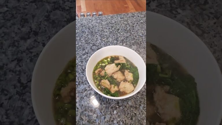 Asian Spinach Soup with Dumpling-Style Meatballs | Easy Dinner Recipe #spinachrecipe #souprecipe