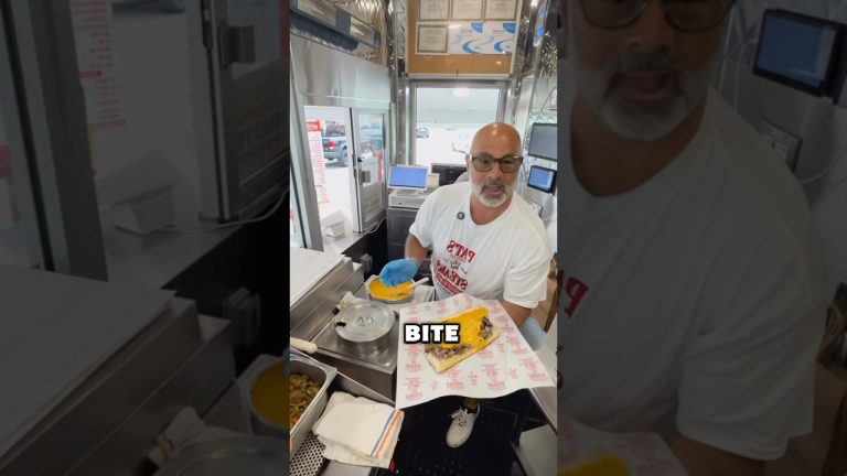 OLD-SCHOOL Chef cred via IG@pats_king_of_steaks  #steak #sandwich  #shorts  #short