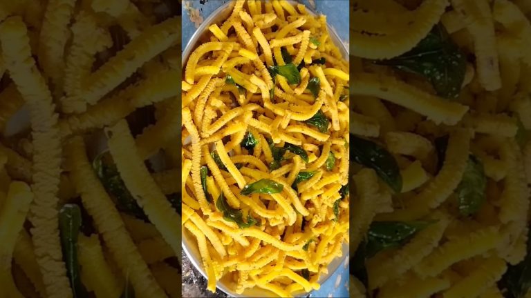 బియ్యంపిండిజంతికలు😋#raaniscookingstyle#ytshorts #teatimesnacks#murukulurecipe #janthikalu#riceflour