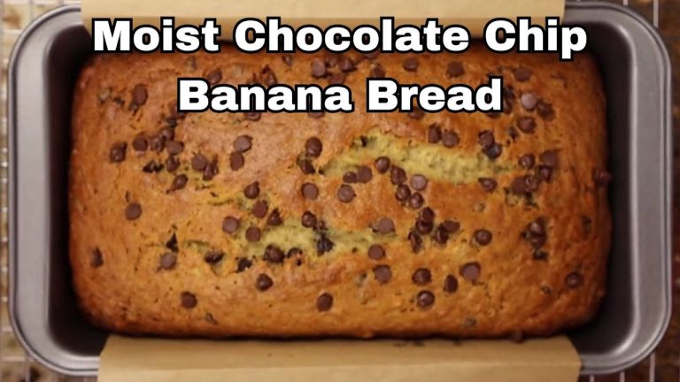 Moist Chocolate Chip Banana Bread 🍌| Easy Recipe