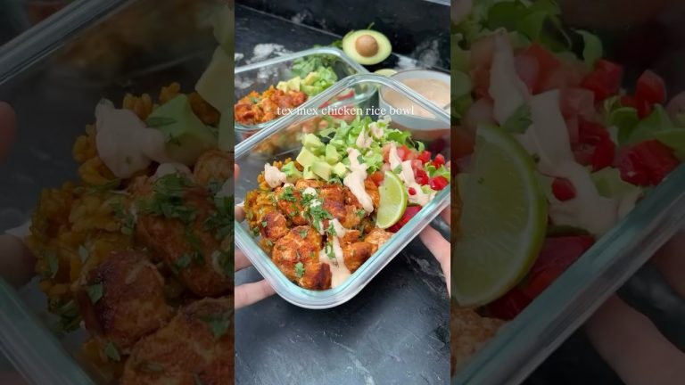 High Protein Tex Mex Rice Bowl! Only 398 Calories!🍗🥑🍛#food #shorts #highproteinrecipes