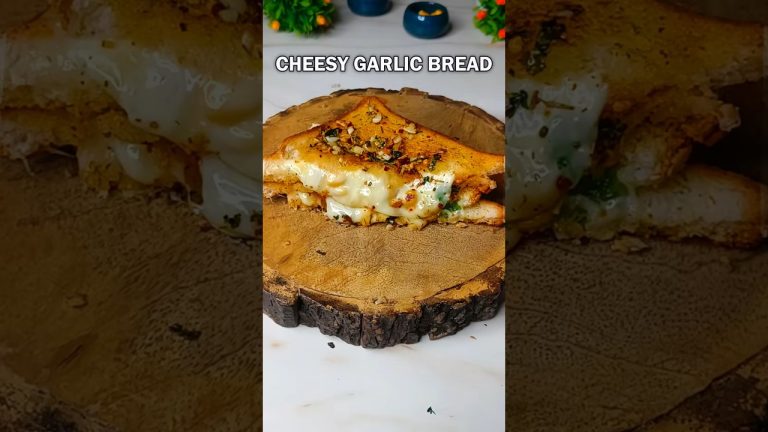 Cheesy Garlic Bread Recipe | Easy Evening Snack | Quick Cheese Bread Snack Ideas #shorts