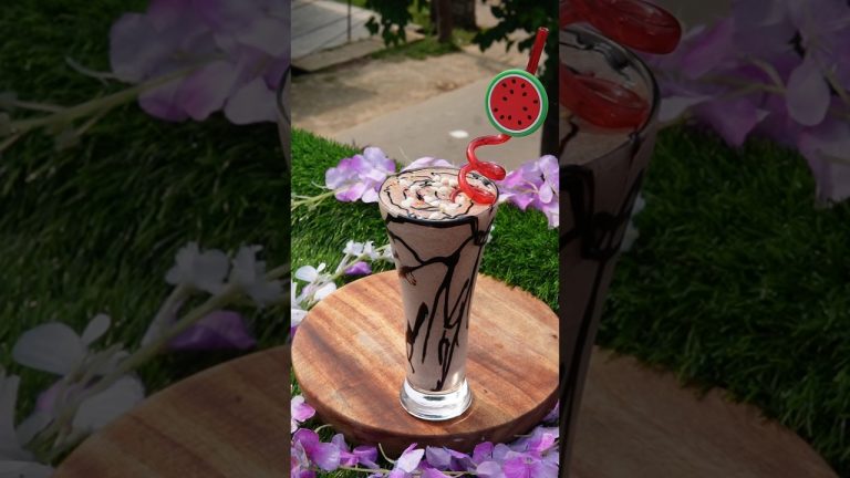 Chocolate Smoothie Recipe #chocolate #milkshake #smoothie #youtubeshorts #shorts #trending #viral