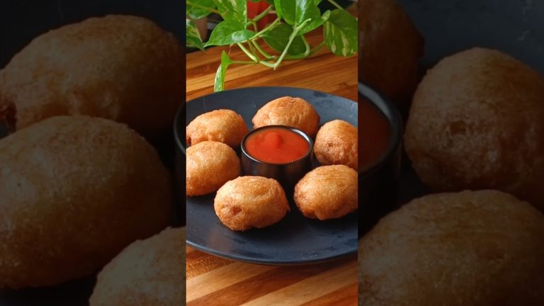 Crispy Bread Pakoda with Spicy Aloo Stuffing 😋😍 #shorts #recipe #trending #viralvideo #pakora