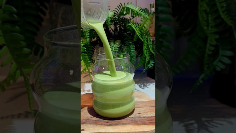 Just 4 Ingredients Breakfast Smoothie #breakfastideas #breakfast #shorts