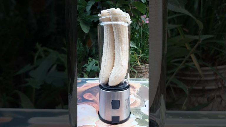 Oh my god, this blender made juice from two bananas at once.