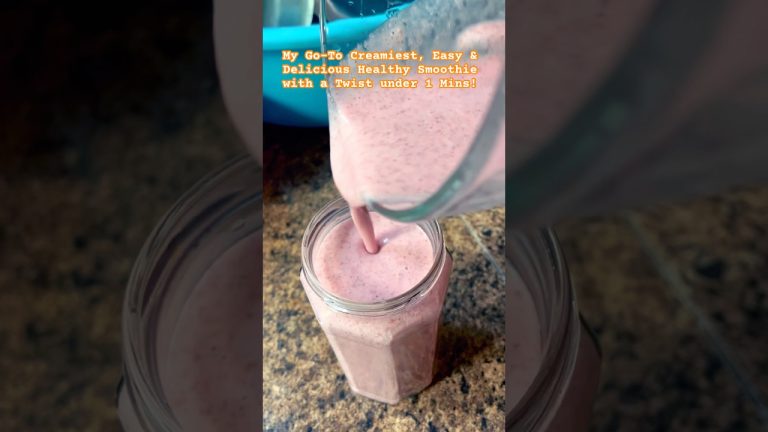 The Creamiest Strawberry Smoothie Ever #smoothie #easyrecipes #food #healthyrecipes #recipes #shorts