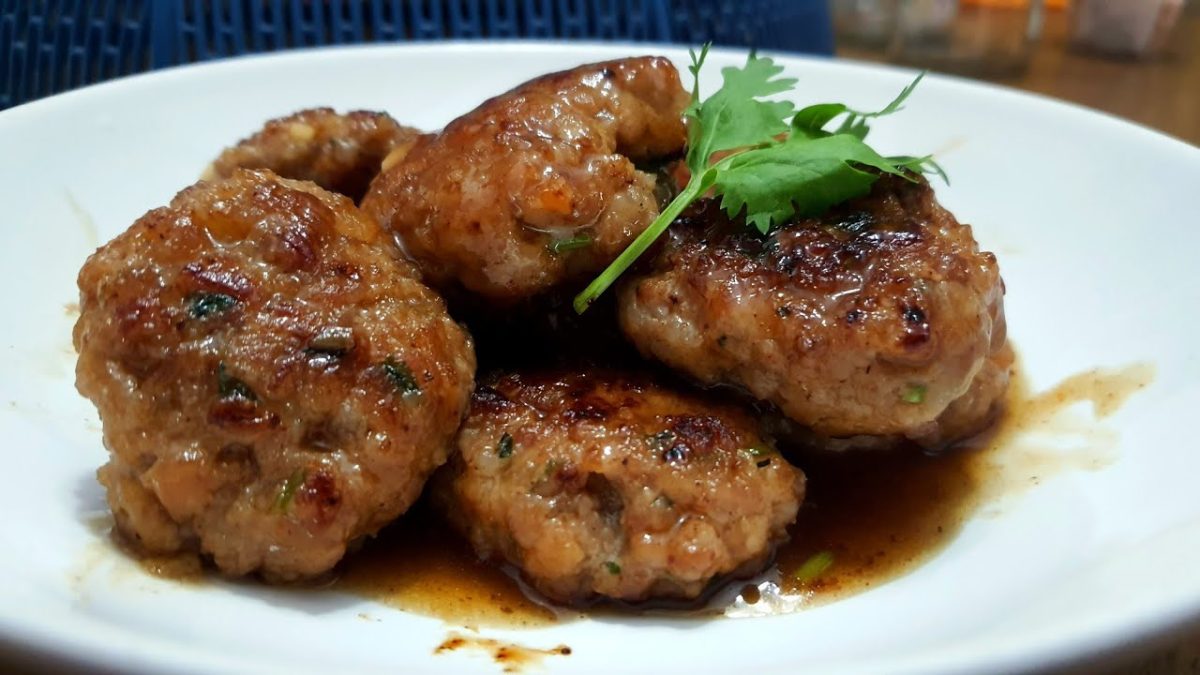 Add This 1-Ingredient To Make Tender Pork Patties