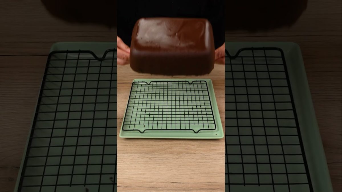 The fruit dessert everyone is talking about! No baking or gelatin