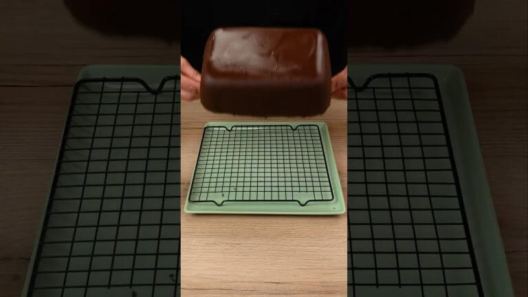 The fruit dessert everyone is talking about! No baking or gelatin