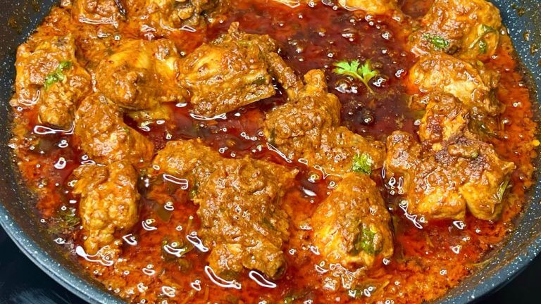 Hyderabadi Special BHUNA MURGH MASALA | Spicy Roasted Chicken Masala – The Best Chicken Ever