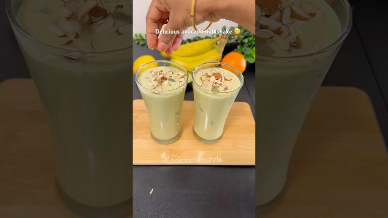 Avocado milkshake 🔥tasty milkshake #shorts #milkshake #healthyrecipes #avocado #5minuterecipe