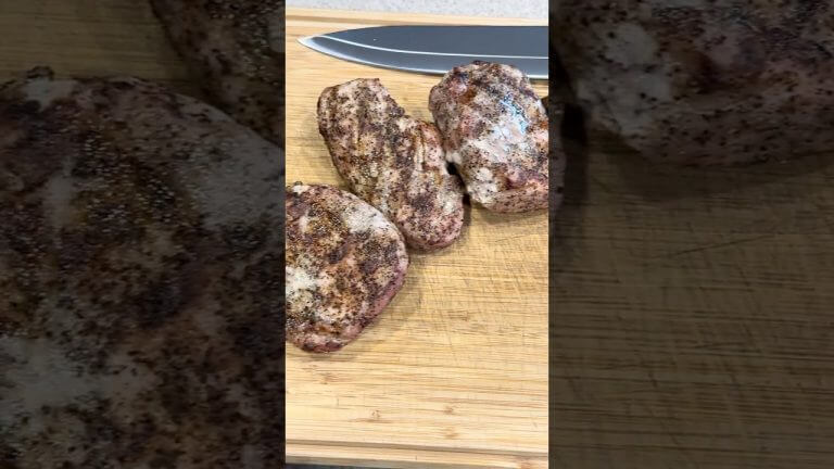 #porkchops #grilledpork #youtubeshorts #cooking #cookingchannel #bbq #dinnerideas #food #grilling