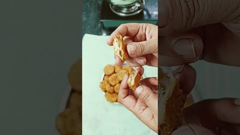 ਨਮਕੀਨ ਮੱਠੀਆਂ 😋#shortvideo #ytshorts #recipe #cooking @Punjabikitchenbysk