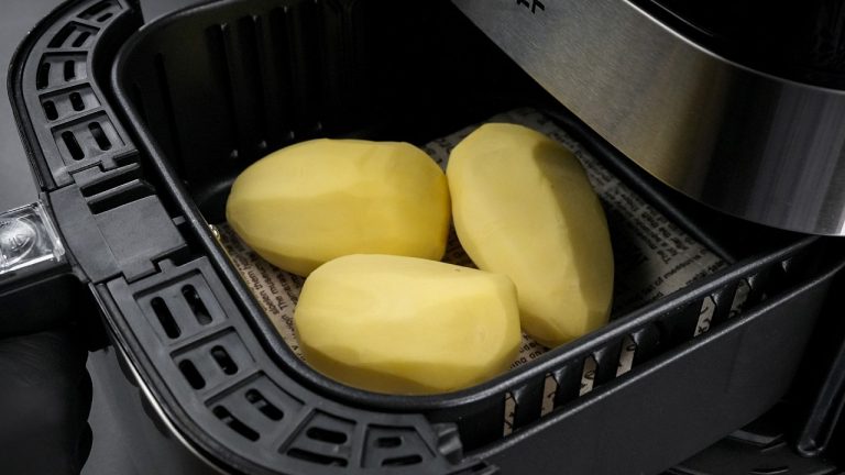 Ground Beef + Potatoes = My Easiest Dinner Ever! 🍲