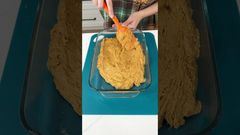 Easy 2 ingredient cake #recipe #easyrecipe #cake #pumpkin #dessert