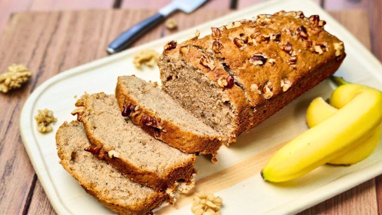 The Moist Banana Bread Recipe (Super Easy & Foolproof!)