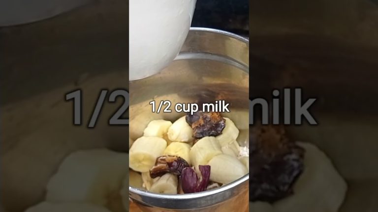 Oats, Dates, And Banana Smoothie For Weight Loss